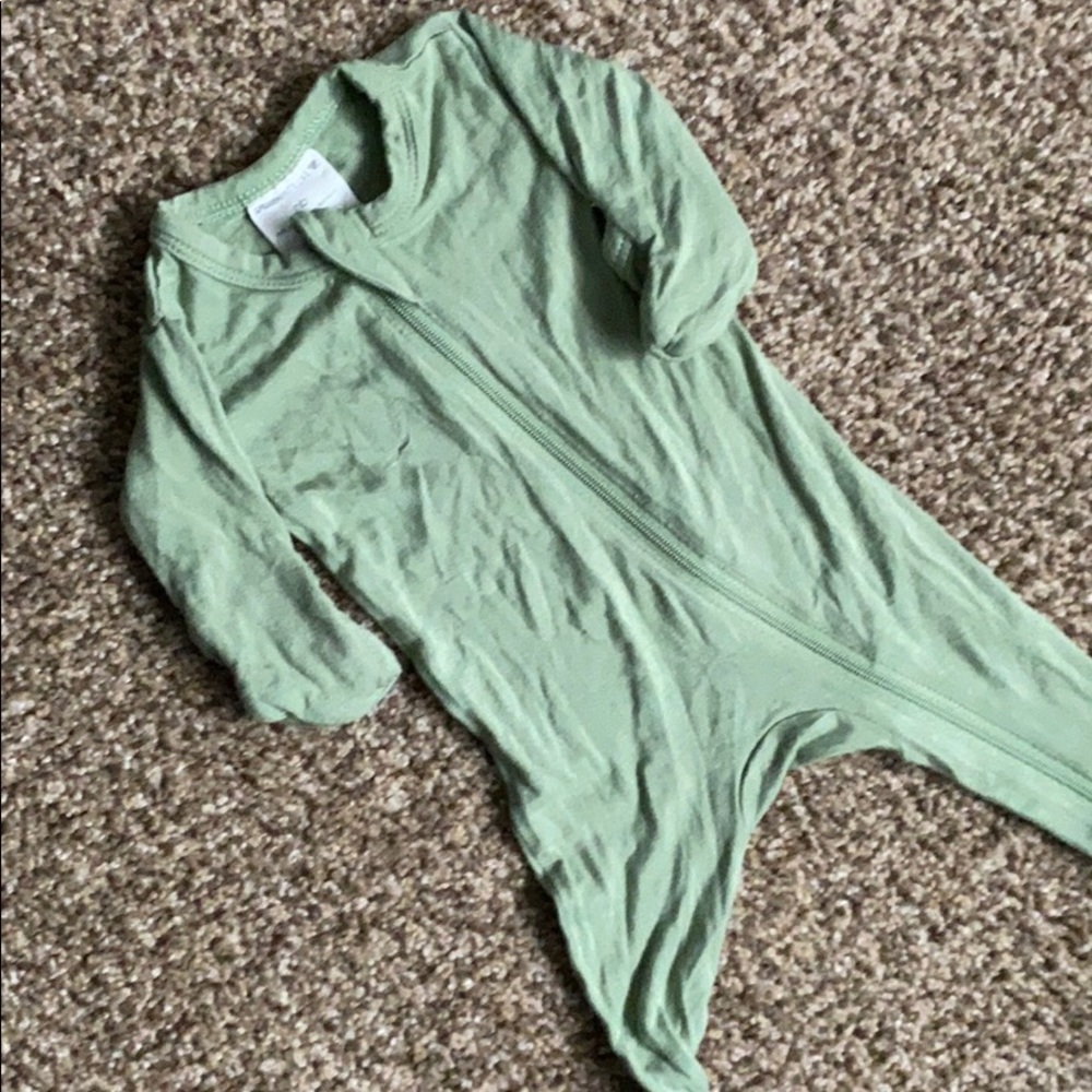 Newborn zipper footie